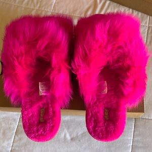 Womens UGG Fuzzalicious sz7